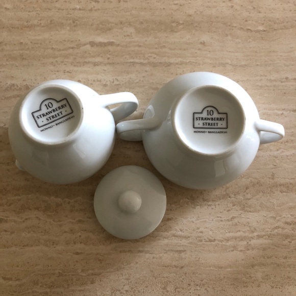 🎉Host Pick🎉NWOT 10 Strawberry Sugar & Creamer - Picture 6 of 6